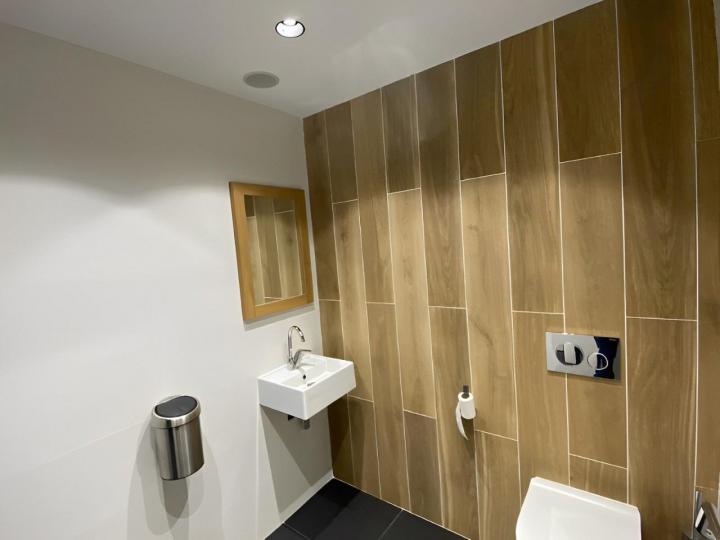 Aménagement toilette Saint-Laurent-des-Arbres