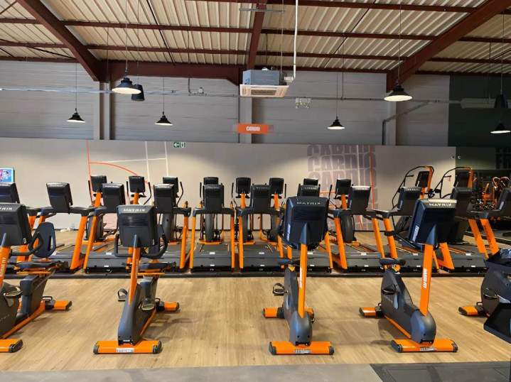 Agencement du salle Saint-Laurent-des-Arbres