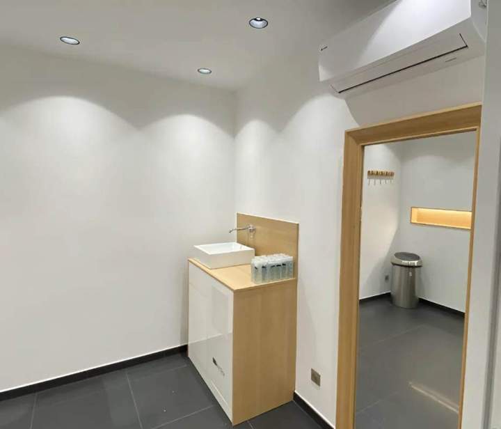 Relooking des sanitaires Saint-Laurent-des-Arbres