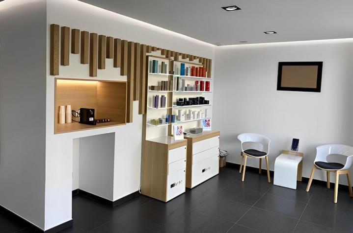 Décoration espaces commerciaux Saint-Laurent-des-Arbres